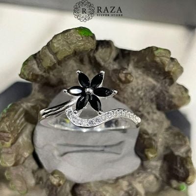 Silver-Ring-with-black-and-white-stones